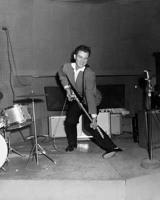 Dave with new Stratocaster